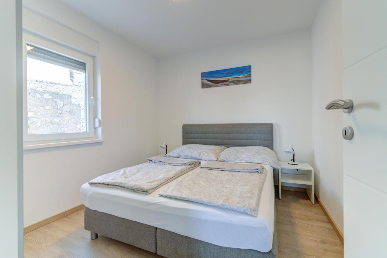 Damar Apartmani Senj  Luaran gambar